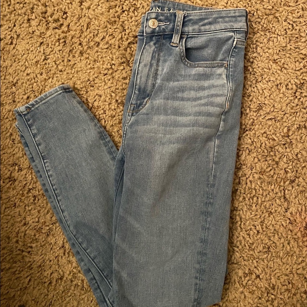 American Eagle Leigh wash jeans with no holes